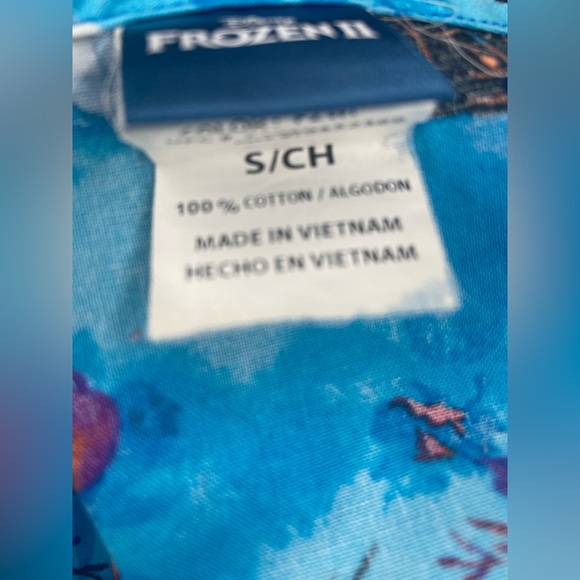 Disney Olaf Women's Scrub Top Size Small - Picture 3 of 5